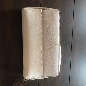 NWT Kate Spade Lacey Ivory White Billfold Wallet